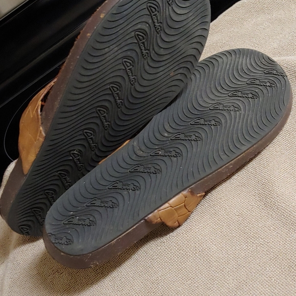 Clark's distressed sandals sz.9M - Picture 6 of 6